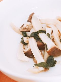 3分で副菜!エリンギとしそのレンジ蒸し煮-レシピのメイン写真