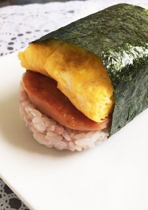 雑穀米のスパムおにぎり お弁当にも-レシピのメイン写真