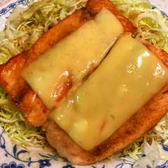รูปของ チーズとろーり♡爽やか♡サーモンサラダ