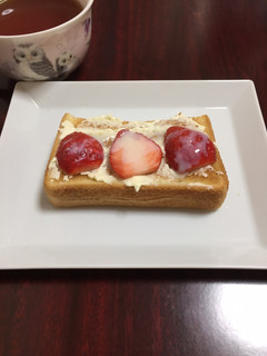 ❁苺のマリネとクリチのトースト❁-レシピのメイン写真