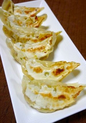 ヘルシー！オイルフリー☆鰤豆腐餃子-レシピのメイン写真