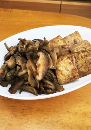 甘辛味がしみてる♡キノコと焼豆腐のおかず-レシピのメイン写真