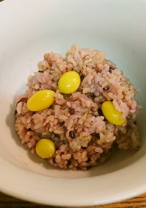 玄米・黒米を使った銀杏炊き込みご飯-レシピのメイン写真