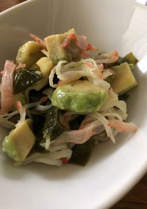 アボカドの酢の物★わかめとかにかま-レシピのメイン写真