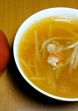 もやし、ベーコンのトマトコンソメスープ-レシピのメイン写真