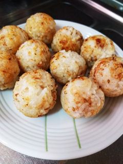 たこ焼き器で♪コロコロ焼きおにぎり♥-レシピのメイン写真