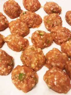我が家のふわふわ鶏団子♪お鍋に-レシピのメイン写真