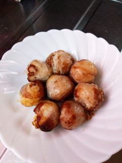 たこ焼き器で♪コロコロ肉巻きおにぎり♥-レシピのメイン写真