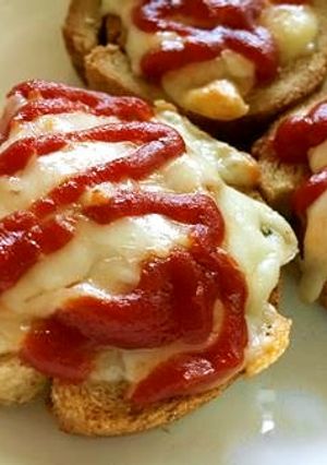 パン耳で渦巻きパン★ケチャップチーズピザ-レシピのメイン写真