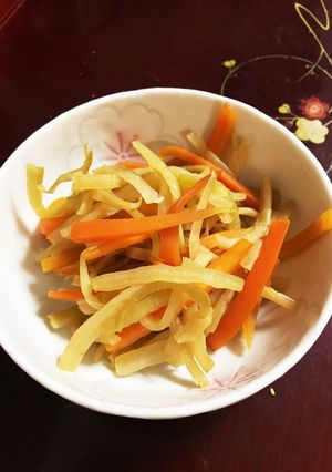 冷凍大根の皮と人参炒め-レシピのメイン写真