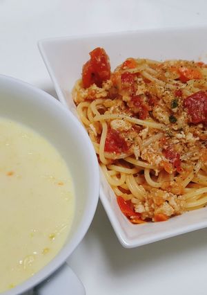 鶏むね肉と春野菜のトマトボロネーゼパスタ-レシピのメイン写真