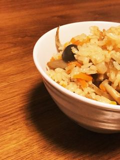 美味しくって止まらない!炊き込みご飯-レシピのメイン写真