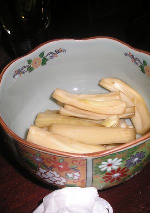 材料も手順も２つだけ！セロリの麺つゆ漬け-レシピのメイン写真
