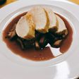 鶏胸肉のロースト(赤ワインきのこソース)