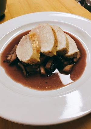 鶏胸肉のロースト（赤ワインきのこソース）-レシピのメイン写真