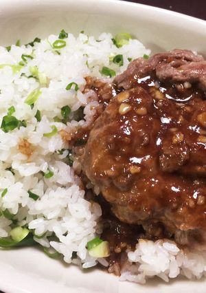 がっつりたべたい！なんちゃってステーキ丼-レシピのメイン写真