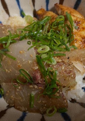 カンパチ、真鯛の胡麻味噌ダレ丼-レシピのメイン写真