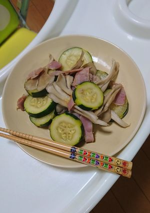 簡単☆舞茸とズッキーニのベーコン炒め-レシピのメイン写真