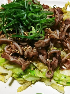 豚軟骨スライスとキャベツ蒸し-レシピのメイン写真