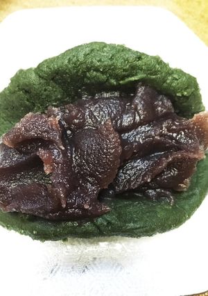 レンジで簡単 こしあん入りよもぎ餅-レシピのメイン写真