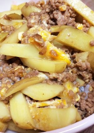 新じゃがの挽肉丼-レシピのメイン写真