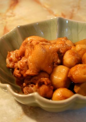 ねっとりやわらか❤鶏手羽元と里芋の煮物-レシピのメイン写真