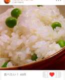 旬の味わい♫ うすいえんどう豆ごはん