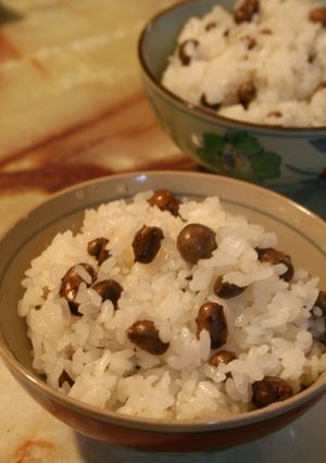 もちっともっちり( ´¬`)ノむかごご飯-レシピのメイン写真