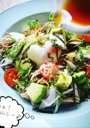 青じそドレで爽やか〜♪アボカドサラダそば-レシピのメイン写真