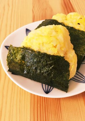 レンチン卵チャーハンおむすび。-レシピのメイン写真