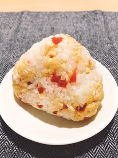 カリカリ梅のおにぎり-レシピのメイン写真