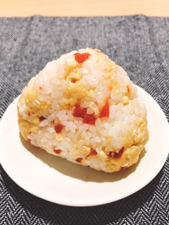 カリカリ梅のおにぎり-レシピのメイン写真