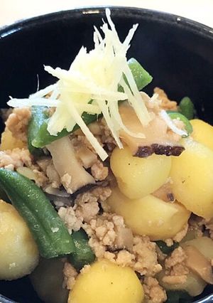 小粒の新ジャガと鶏そぼろの煮合わせ-レシピのメイン写真