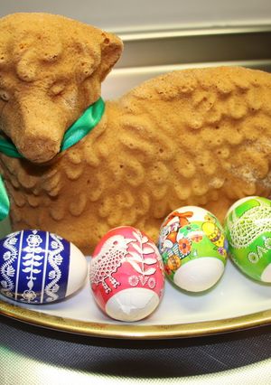 イースターの羊型ケーキ -ベラーネック-レシピのメイン写真
