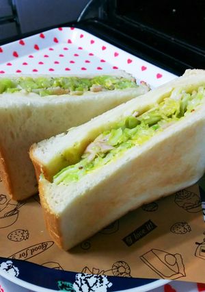 ランチに！キャベツとハムのバタ炒めサンド-レシピのメイン写真