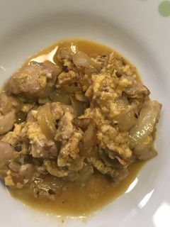 親子丼にも◎鶏肉と玉ねぎの卵とじ-レシピのメイン写真