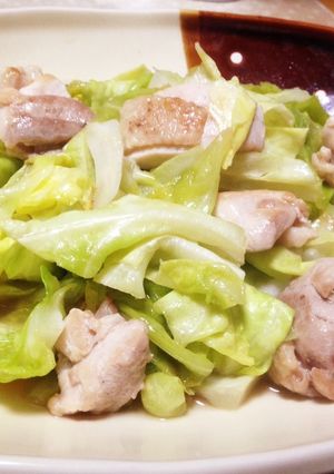 春に食べたい♡簡単キャベツと鶏肉の炒め物-レシピのメイン写真