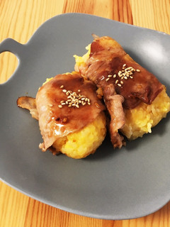 レンチン卵チャーハンで肉巻きおむすび。-レシピのメイン写真