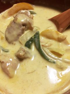 骨つきチキンのカレークリームスープ-レシピのメイン写真