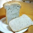 ふわっふわの大麦とごはん入りパン