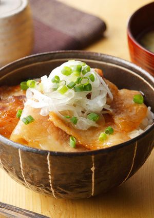 豚丼の新玉のせ-レシピのメイン写真
