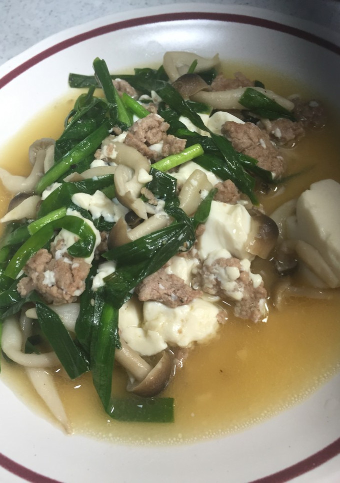 豚ひき肉と豆腐とニラとしめじの炒め物-レシピのメイン写真