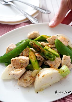 鶏むね肉と春野菜のクミンガーリック炒め-レシピのメイン写真