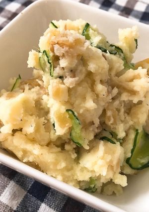 地元の特産★いぶりがっこのポテトサラダ-レシピのメイン写真