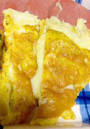 簡単な朝ご飯の油不使用チーズ風味オムレツ-レシピのメイン写真