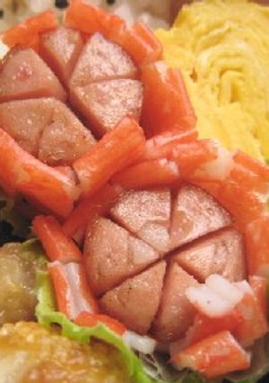 ウインナーとカニカマでお花♪(お弁当)-レシピのメイン写真