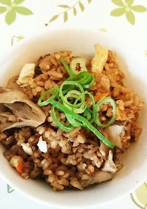舞茸と鶏肉の赤味噌炊き込みご飯-レシピのメイン写真