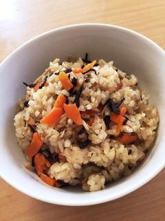 ツナとひじきの炊き込みご飯-レシピのメイン写真