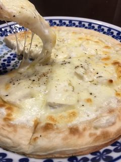 4種チーズのピザ-レシピのメイン写真