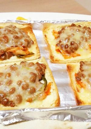 簡単おつまみ♪油揚げ納豆キムチピザ☆-レシピのメイン写真
